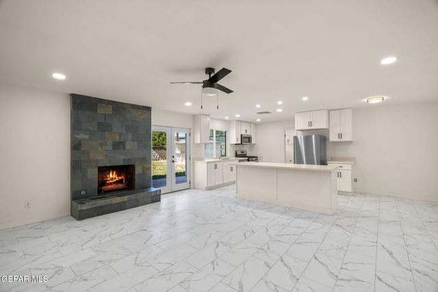 333 EL PUENTE Drive, El Paso, TX 79912