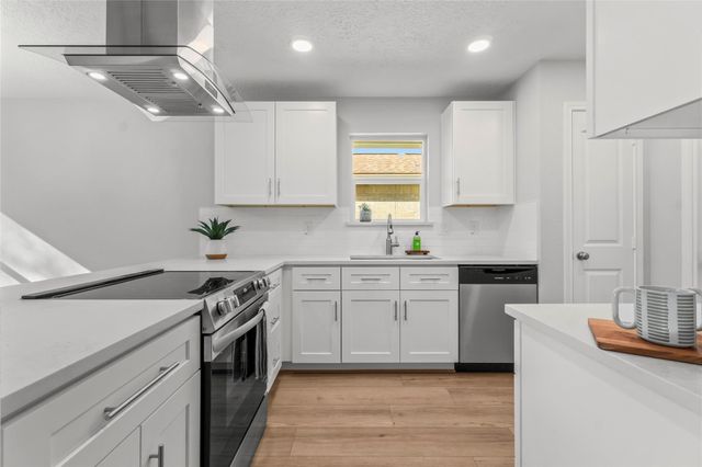 6602 Barrygate Drive, Spring, TX 77373