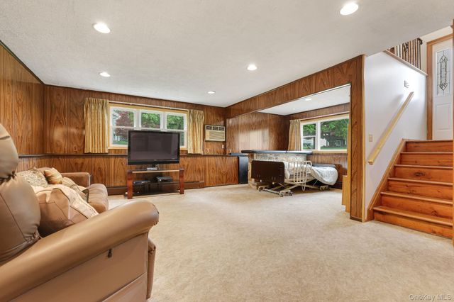 12 Carnation Drive, Nanuet, NY 10954