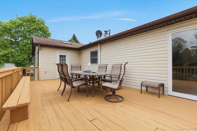 12 Carnation Drive, Nanuet, NY 10954