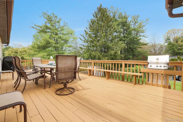 12 Carnation Drive, Nanuet, NY 10954