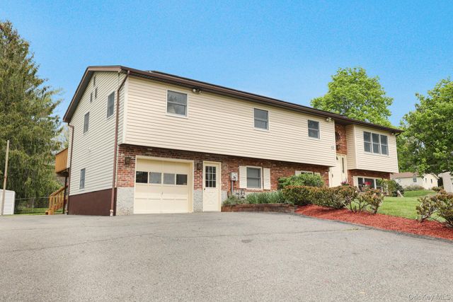 12 Carnation Drive, Nanuet, NY 10954