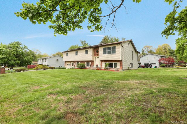 12 Carnation Drive, Nanuet, NY 10954