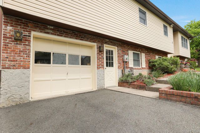 12 Carnation Drive, Nanuet, NY 10954