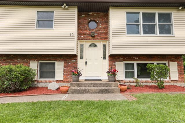 12 Carnation Drive, Nanuet, NY 10954