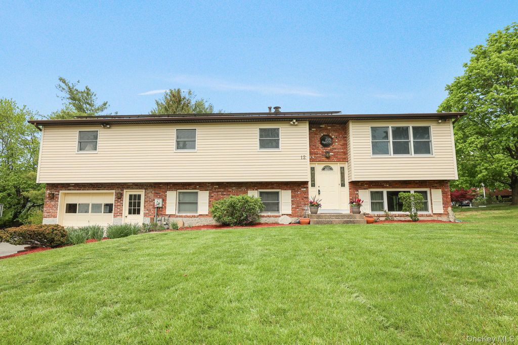 12 Carnation Drive, Nanuet, NY 10954