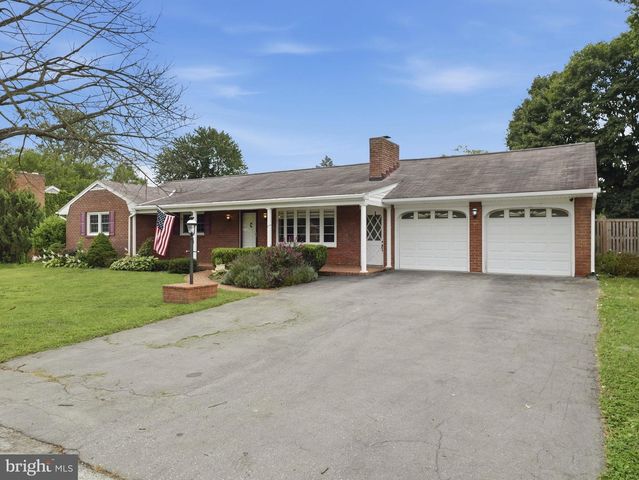 16635 LONGSTREET DR, Williamsport, MD 21795