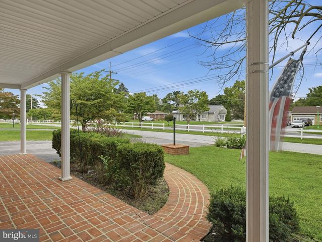 16635 LONGSTREET DR, Williamsport, MD 21795