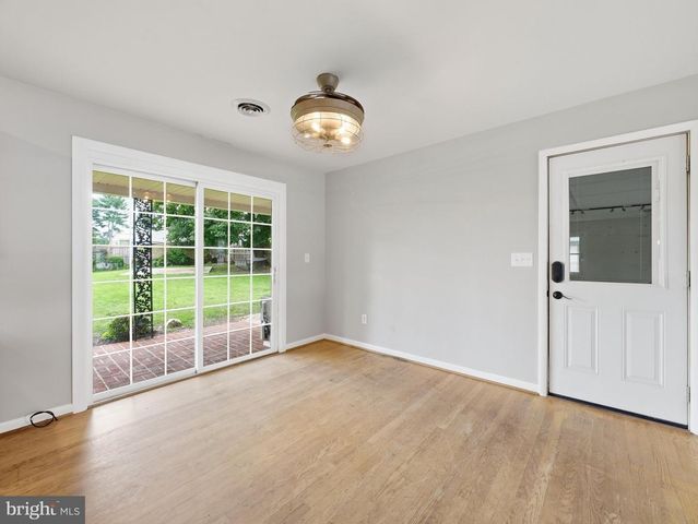 16635 LONGSTREET DR, Williamsport, MD 21795