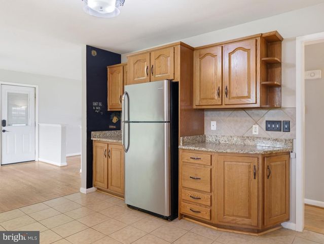 16635 LONGSTREET DR, Williamsport, MD 21795