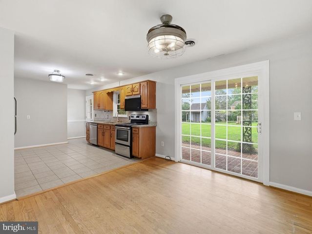 16635 LONGSTREET DR, Williamsport, MD 21795