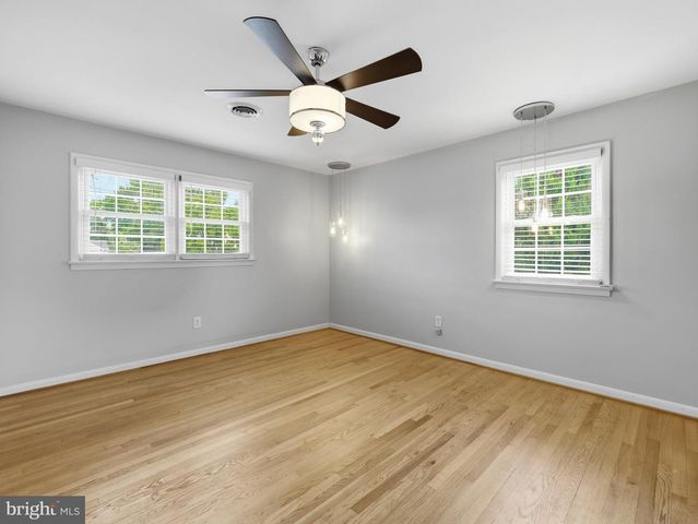 16635 LONGSTREET DR, Williamsport, MD 21795