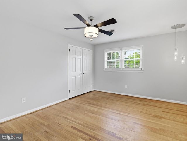 16635 LONGSTREET DR, Williamsport, MD 21795