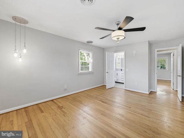 16635 LONGSTREET DR, Williamsport, MD 21795