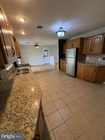 16635 LONGSTREET DR, Williamsport, MD 21795