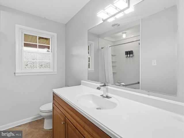 16635 LONGSTREET DR, Williamsport, MD 21795