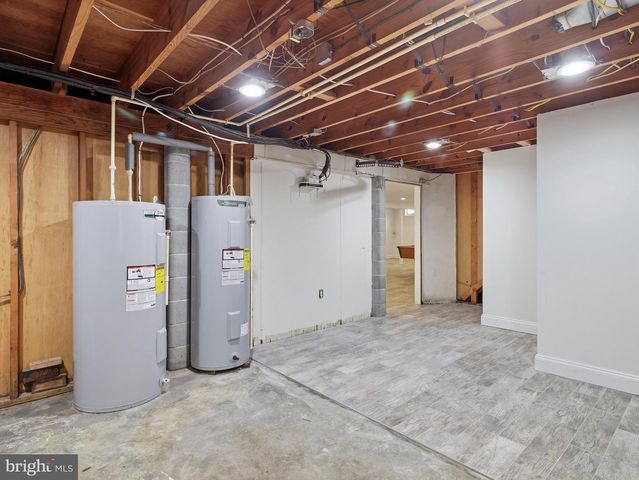 16635 LONGSTREET DR, Williamsport, MD 21795