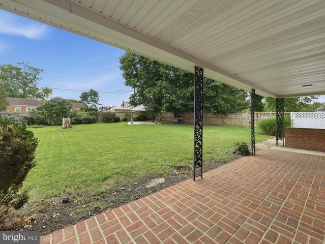 16635 LONGSTREET DR, Williamsport, MD 21795