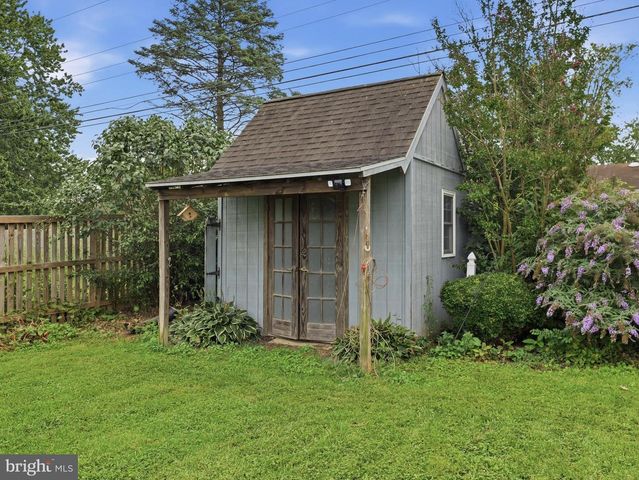 16635 LONGSTREET DR, Williamsport, MD 21795