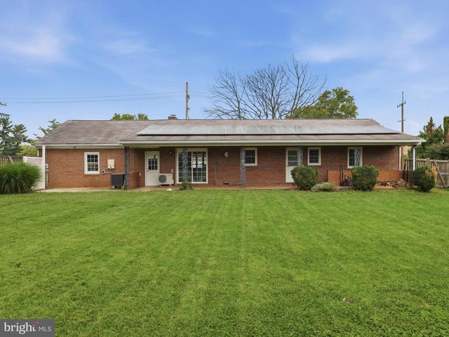 16635 LONGSTREET DR, Williamsport, MD 21795