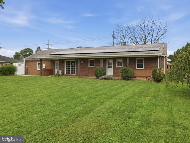 16635 LONGSTREET DR, Williamsport, MD 21795