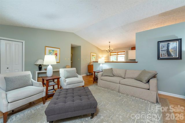 290 Patton Hill Road, Swannanoa, NC 28778