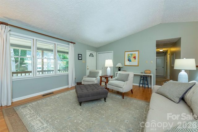 290 Patton Hill Road, Swannanoa, NC 28778