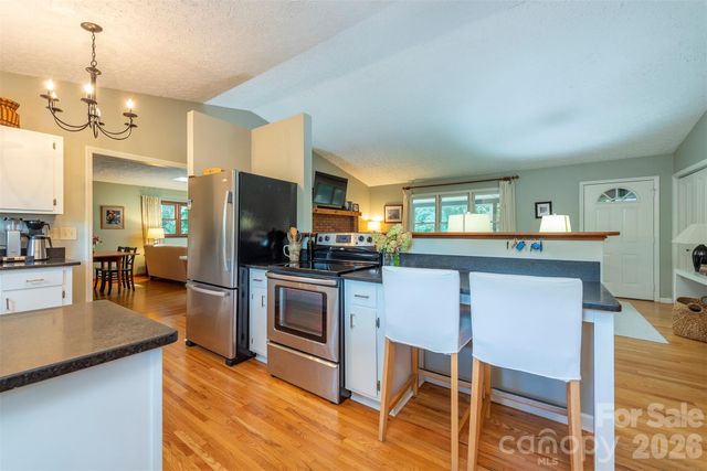 290 Patton Hill Road, Swannanoa, NC 28778