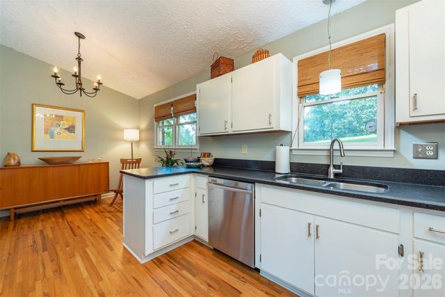 290 Patton Hill Road, Swannanoa, NC 28778