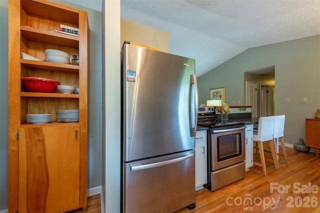 290 Patton Hill Road, Swannanoa, NC 28778