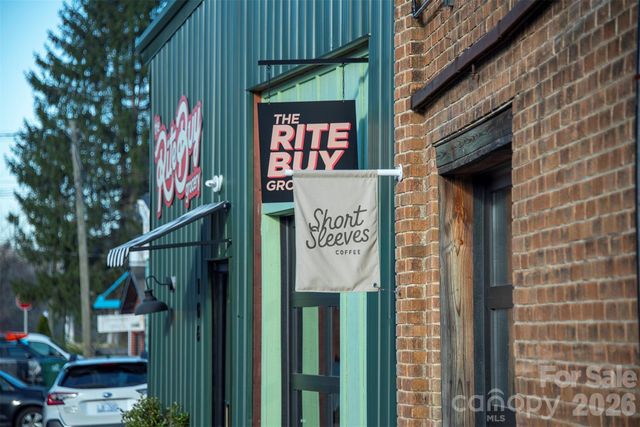 290 Patton Hill Road, Swannanoa, NC 28778