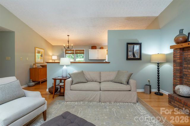 290 Patton Hill Road, Swannanoa, NC 28778