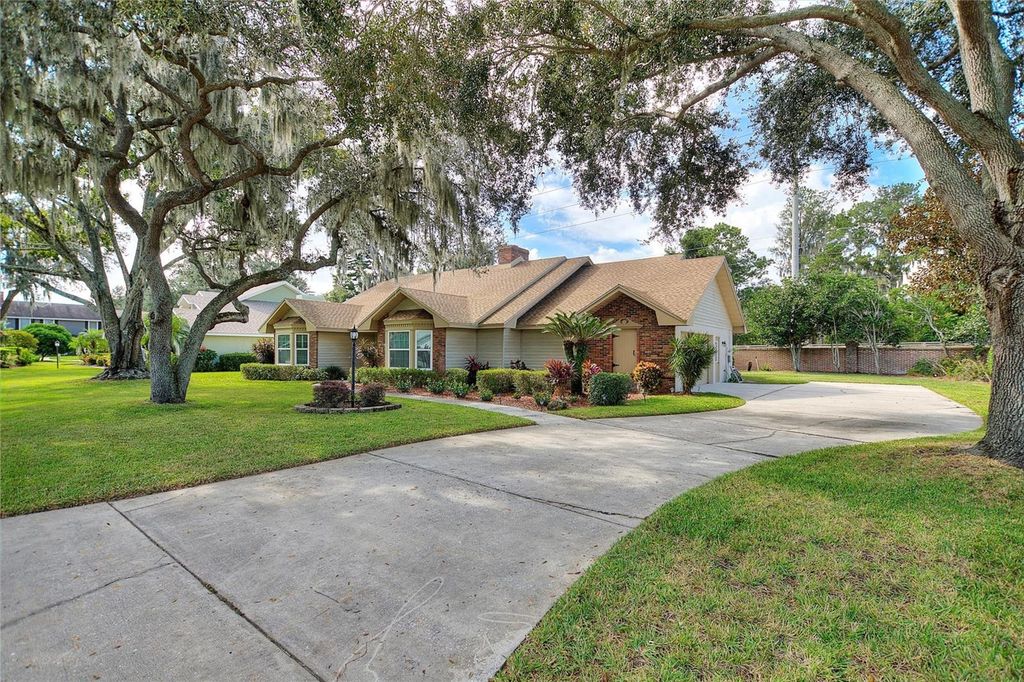 20 BRIDGEWATER DRIVE, Winter Haven, FL 33884