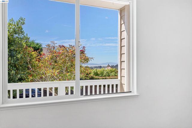866 Bridgeway Cir, El Sobrante, CA 94803