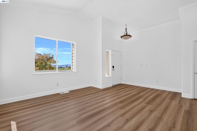 866 Bridgeway Cir, El Sobrante, CA 94803