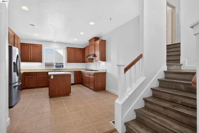 866 Bridgeway Cir, El Sobrante, CA 94803