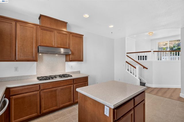 866 Bridgeway Cir, El Sobrante, CA 94803