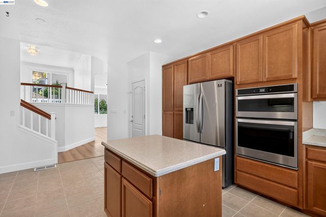 866 Bridgeway Cir, El Sobrante, CA 94803