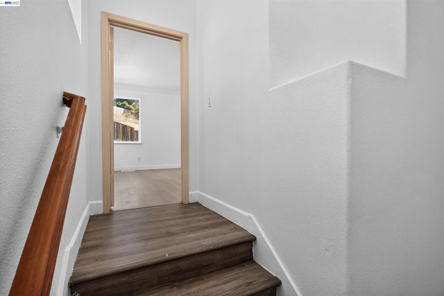 866 Bridgeway Cir, El Sobrante, CA 94803