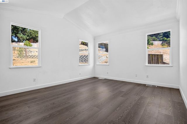 866 Bridgeway Cir, El Sobrante, CA 94803