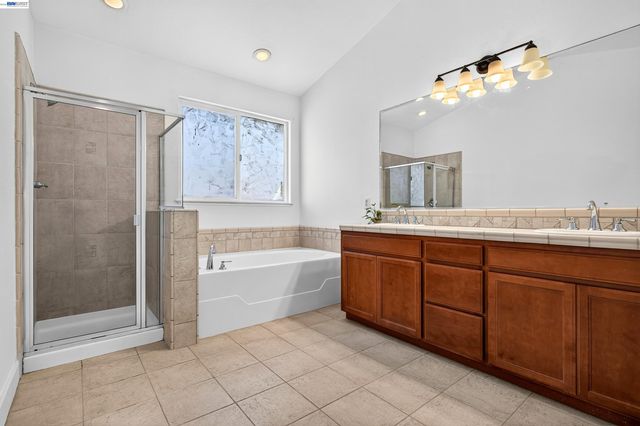 866 Bridgeway Cir, El Sobrante, CA 94803