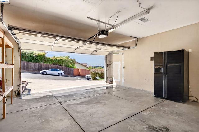 866 Bridgeway Cir, El Sobrante, CA 94803