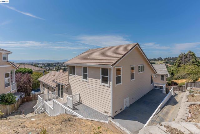 866 Bridgeway Cir, El Sobrante, CA 94803