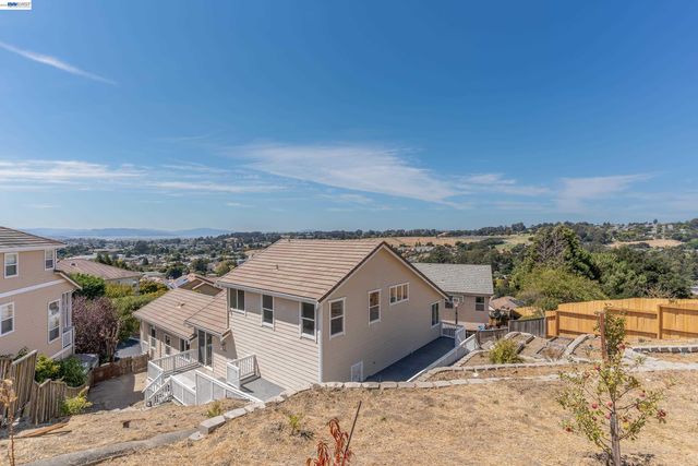 866 Bridgeway Cir, El Sobrante, CA 94803