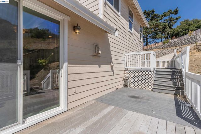 866 Bridgeway Cir, El Sobrante, CA 94803