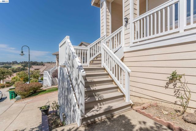 866 Bridgeway Cir, El Sobrante, CA 94803
