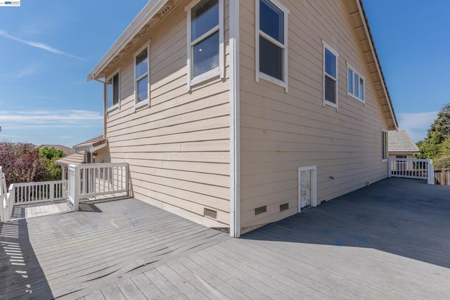 866 Bridgeway Cir, El Sobrante, CA 94803