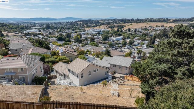 866 Bridgeway Cir, El Sobrante, CA 94803