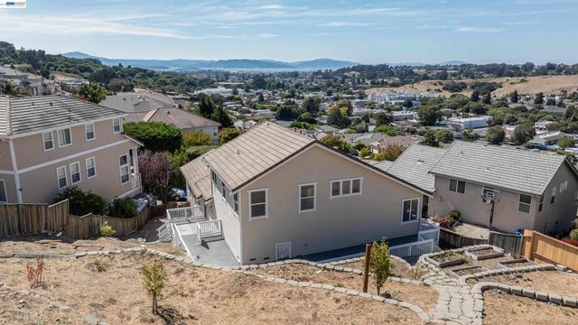 866 Bridgeway Cir, El Sobrante, CA 94803