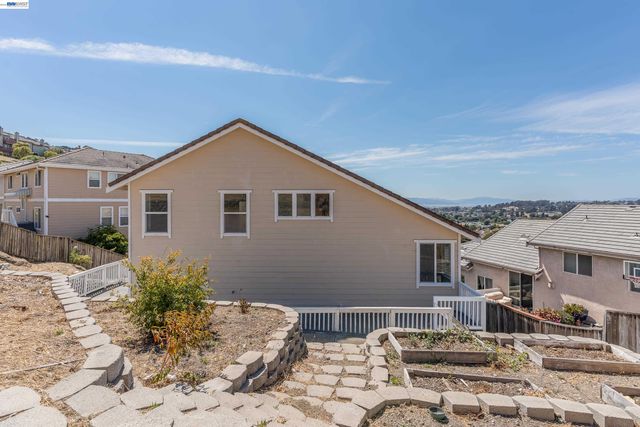 866 Bridgeway Cir, El Sobrante, CA 94803